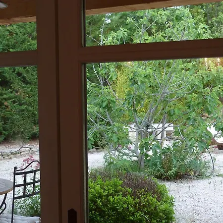 Mas Des Etoiles-luberon Bed and Breakfast